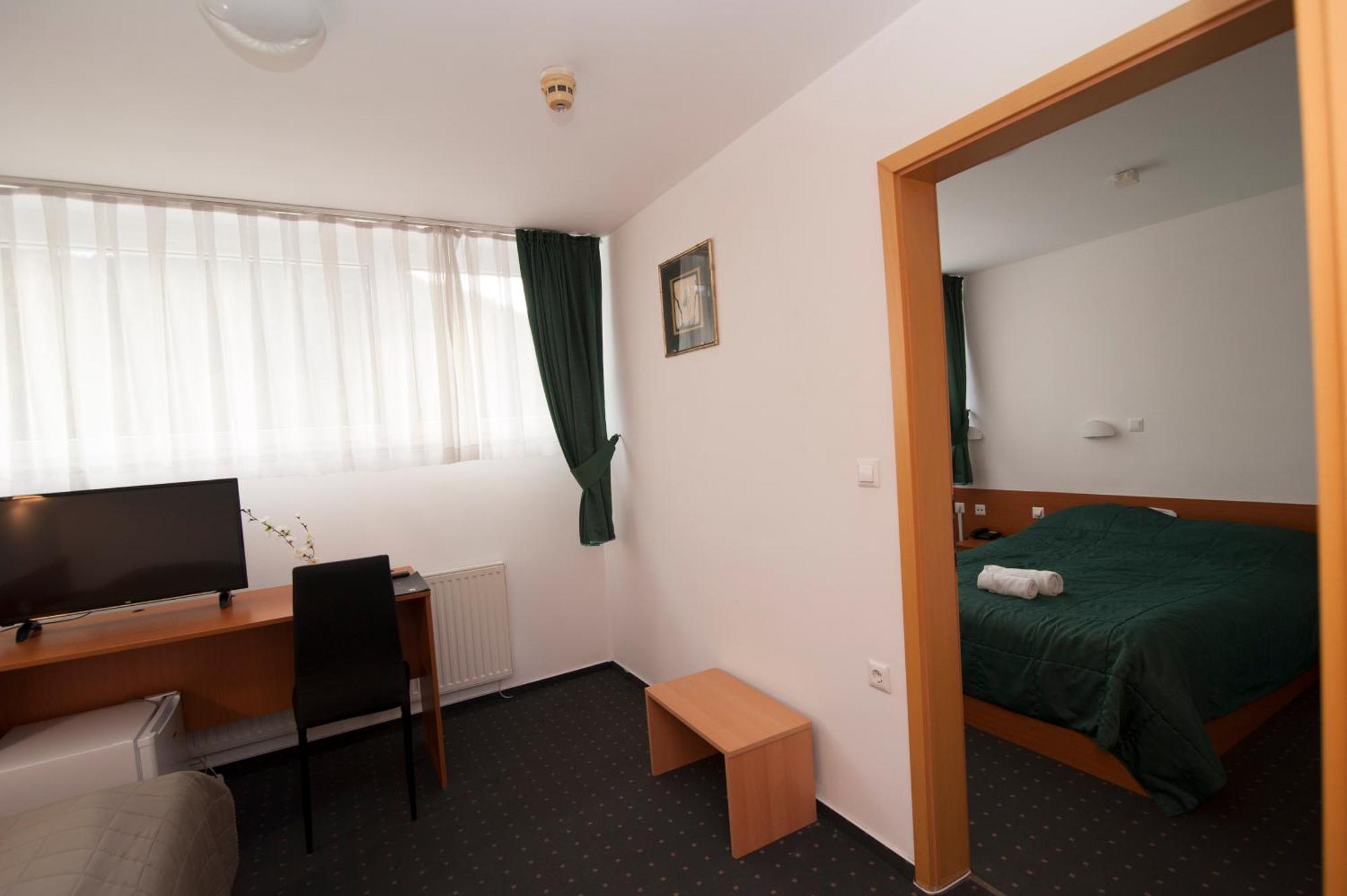 Hotel Faraon Celje Oda fotoğraf