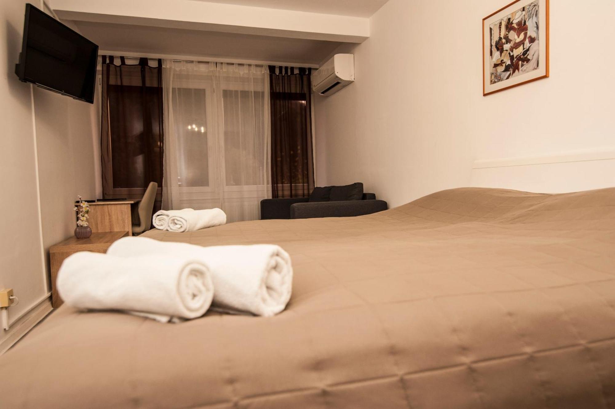 Hotel Faraon Celje Oda fotoğraf