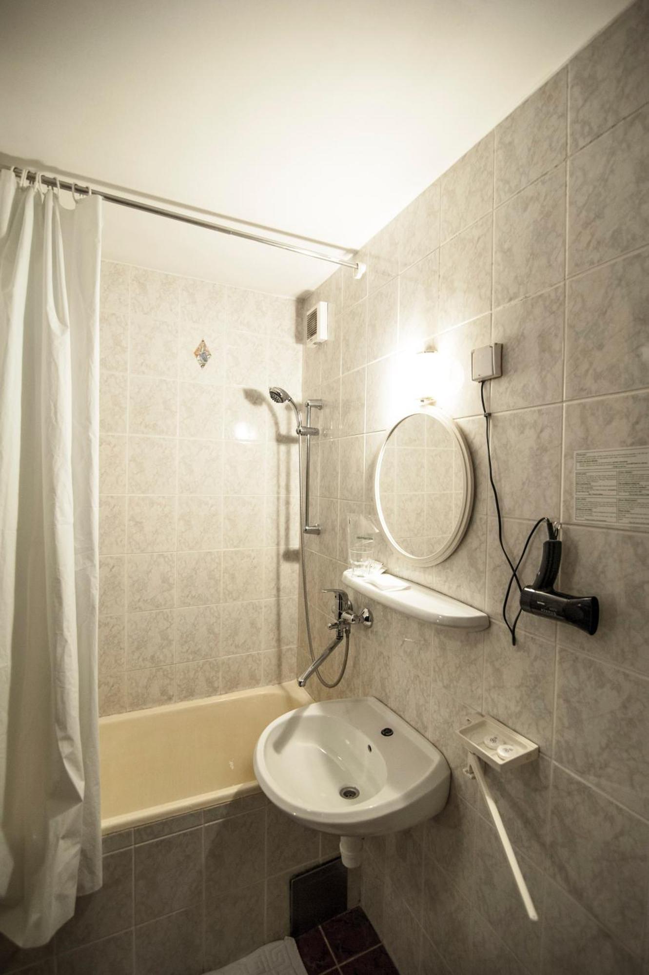 Hotel Faraon Celje Dış mekan fotoğraf