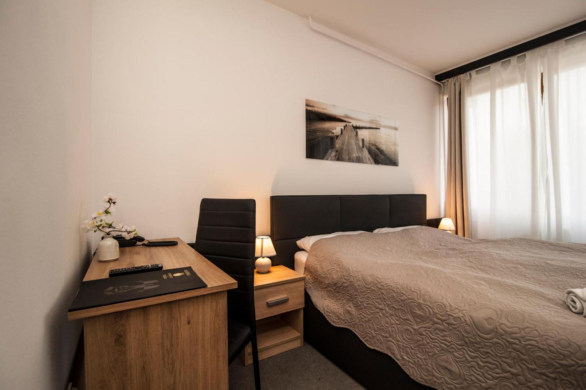 Hotel Faraon Celje Oda fotoğraf