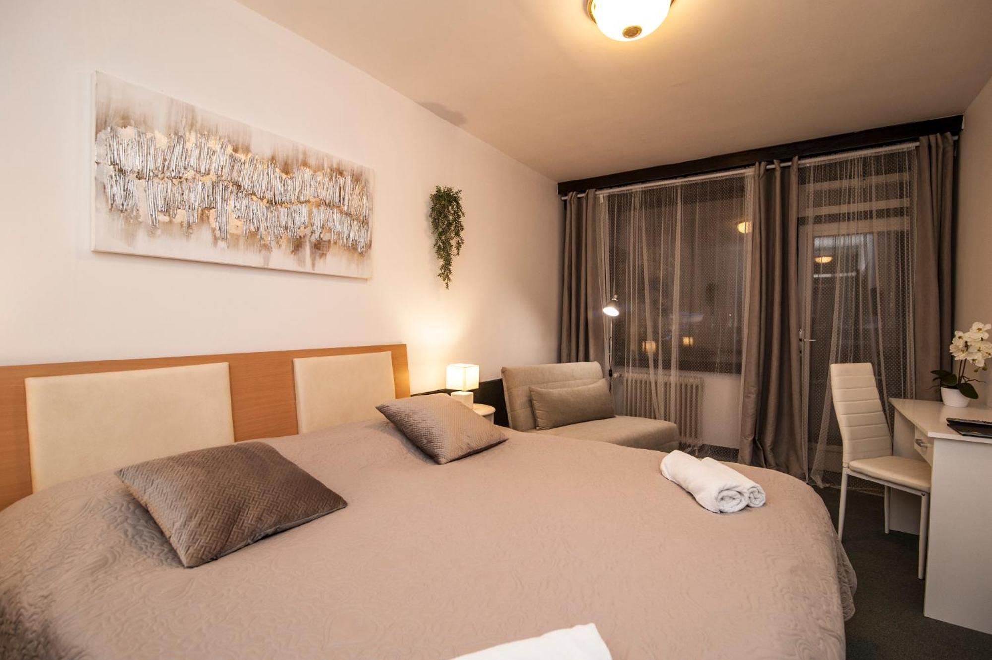 Hotel Faraon Celje Oda fotoğraf