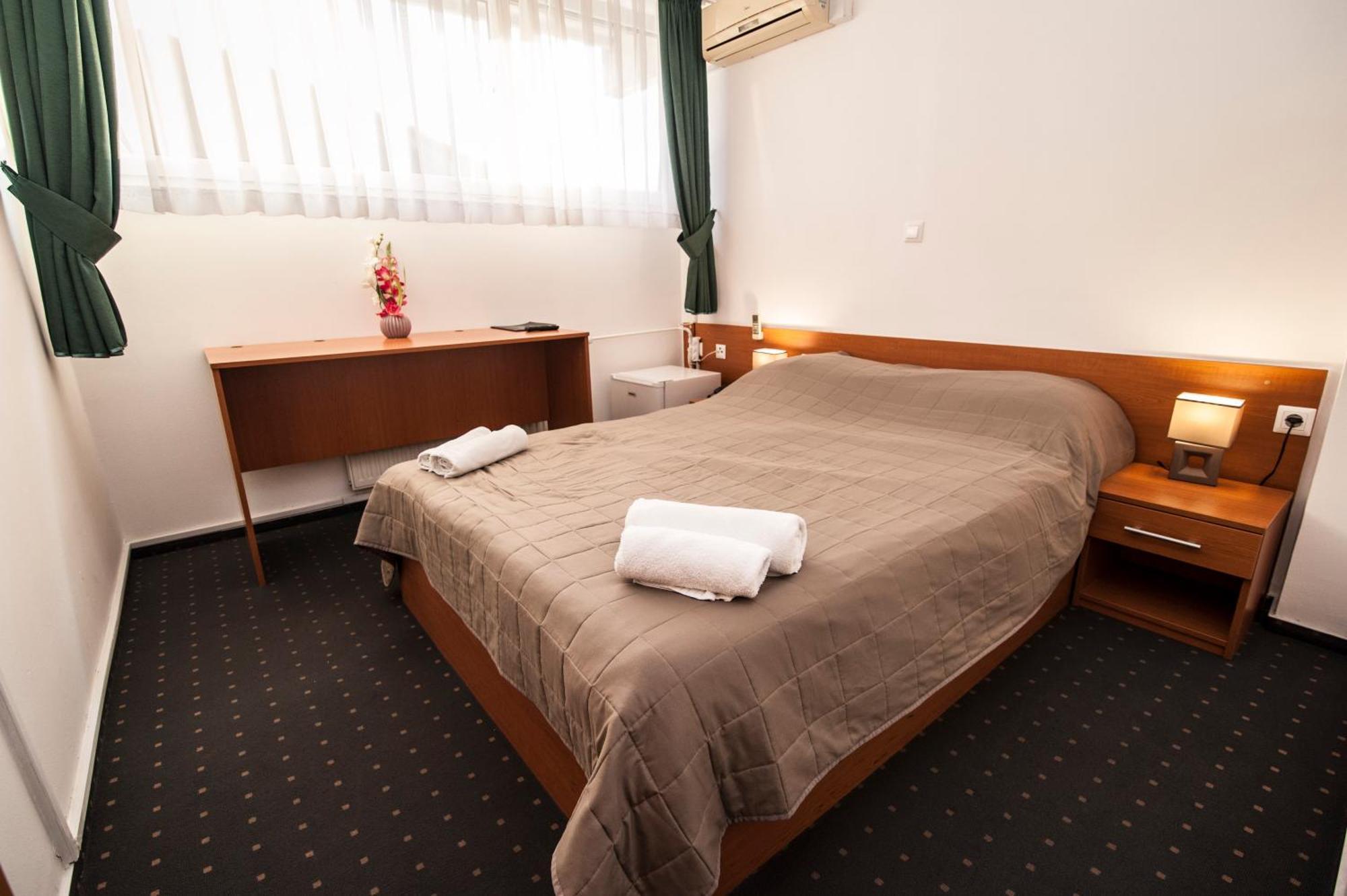 Hotel Faraon Celje Oda fotoğraf